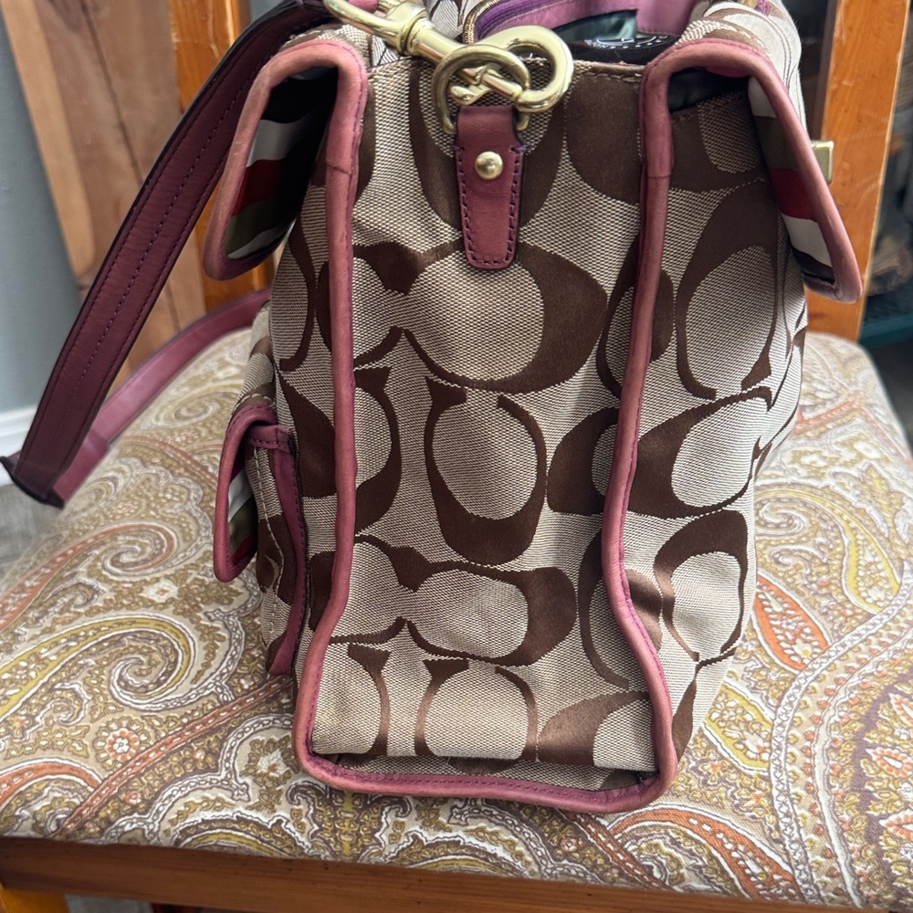Coach Hampton
Signature Laptop Briefcase - Picture 14 of 14